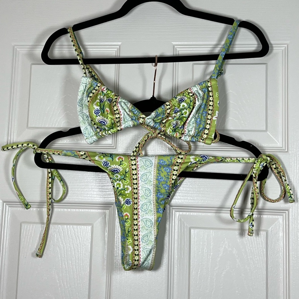 Floral Bikini Set with Ribbed Detail